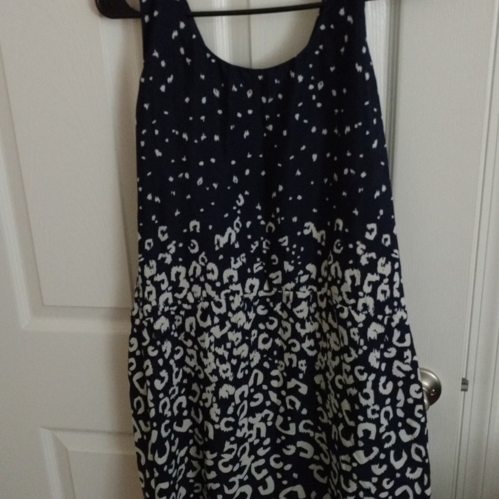 Navy blue print dress w pockets nwt